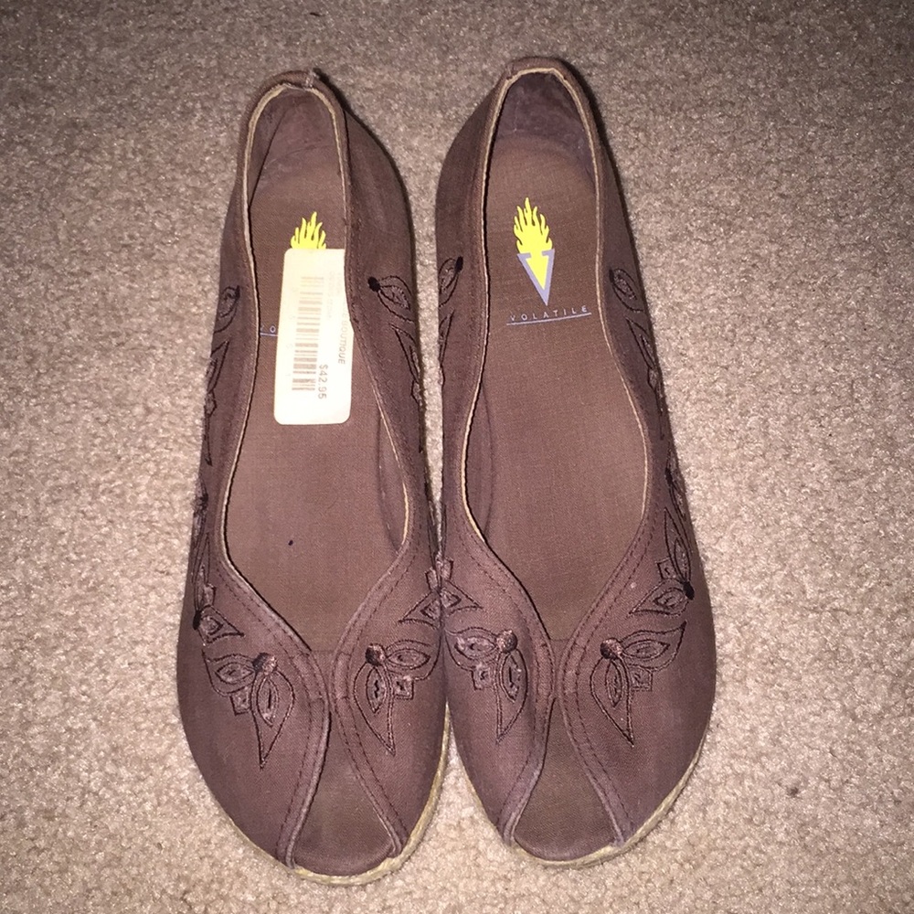 Cute like new only worn a couple sandals!!! Size 8